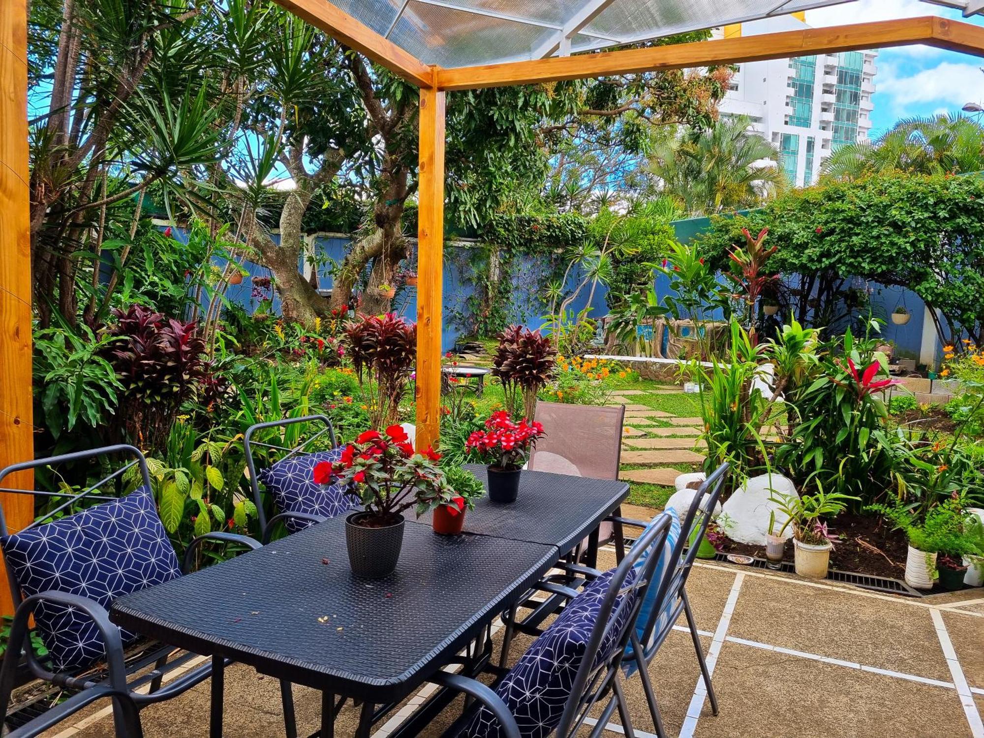 Casa Jardin Del Mango Hotel San Jose  Exterior photo